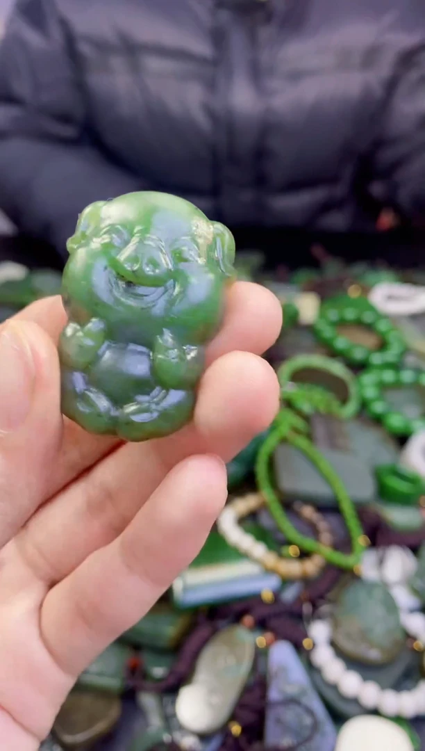 颈饰未镶嵌和田玉1