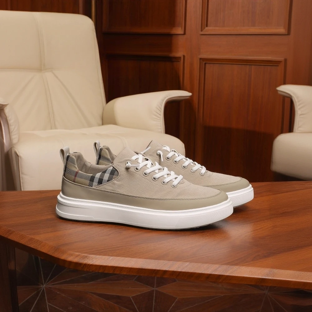 法莎尼亚轻奢透气板鞋秋冬季新款运动休闲鞋轻便软底舒适低帮男鞋