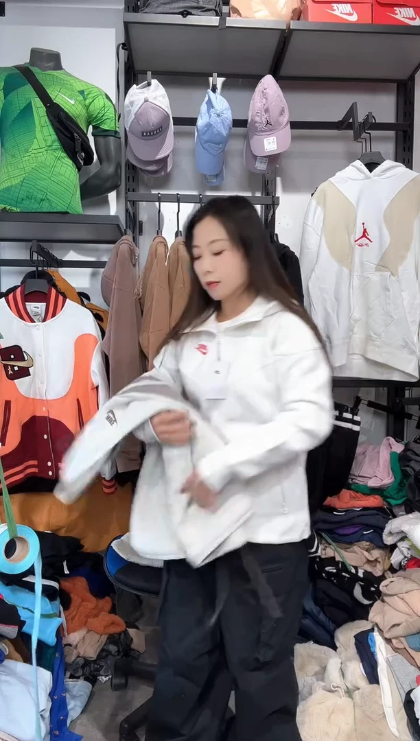 1152编码 瑕疵款直播间过款为准 尺码    身高