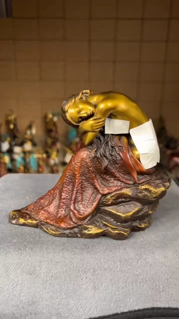 精铜材质精美雕塑