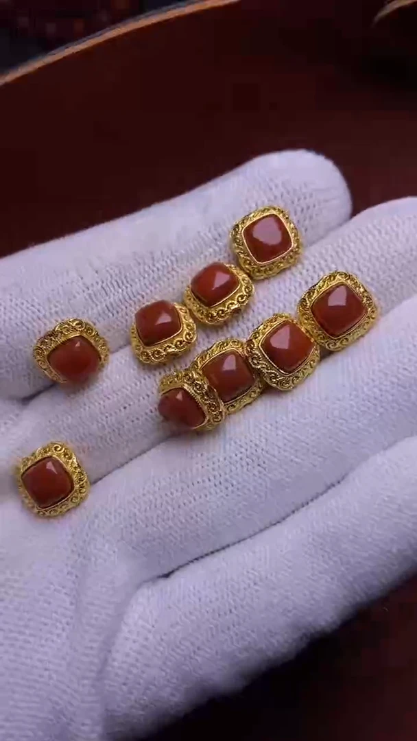 【闪购商品】南红玛瑙颈饰银S925镀金镶嵌南红背云（多样性发其一）