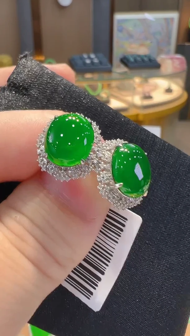 翡翠18K金镶嵌耳钉