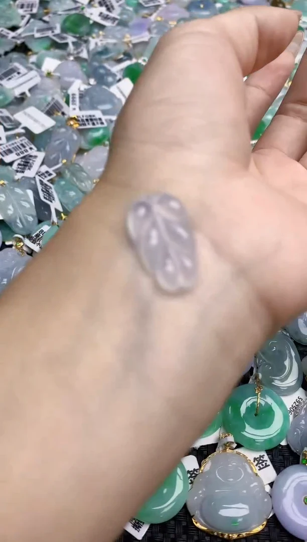 翡翠未镶嵌颈饰419   天然翡翠A货