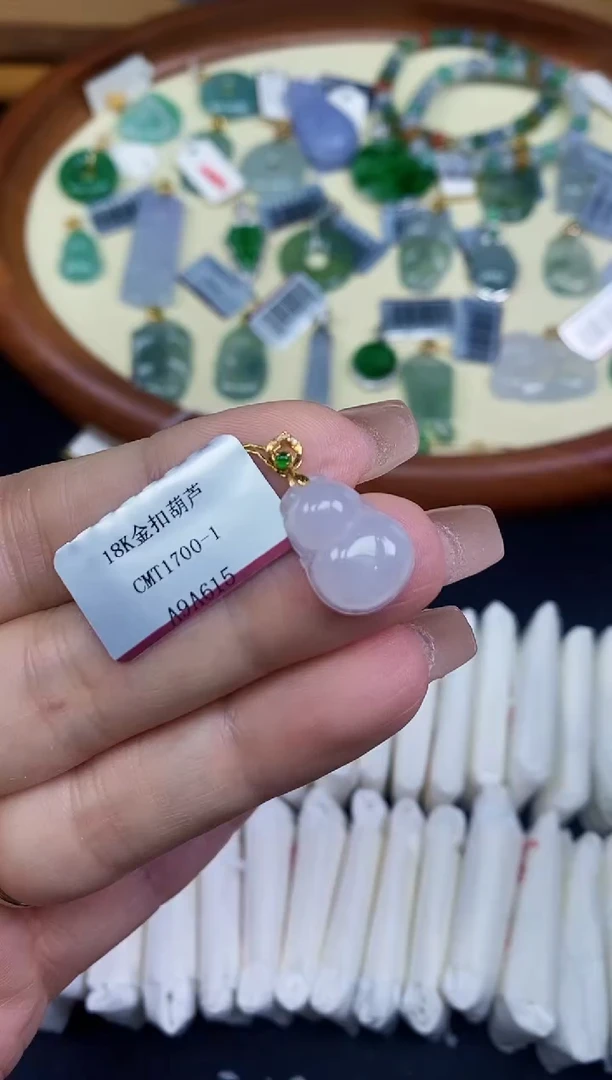 吊坠(不含链)18K金镶嵌翡翠葫芦18K金扣镶嵌@@CMT1700-1