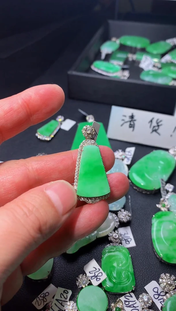 颈饰银S925镶嵌翡翠翡翠