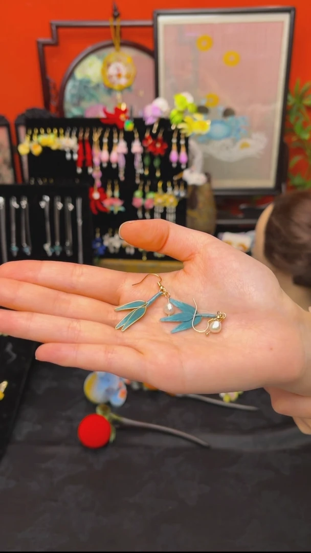 刺绣?非遗绒花手工饰品