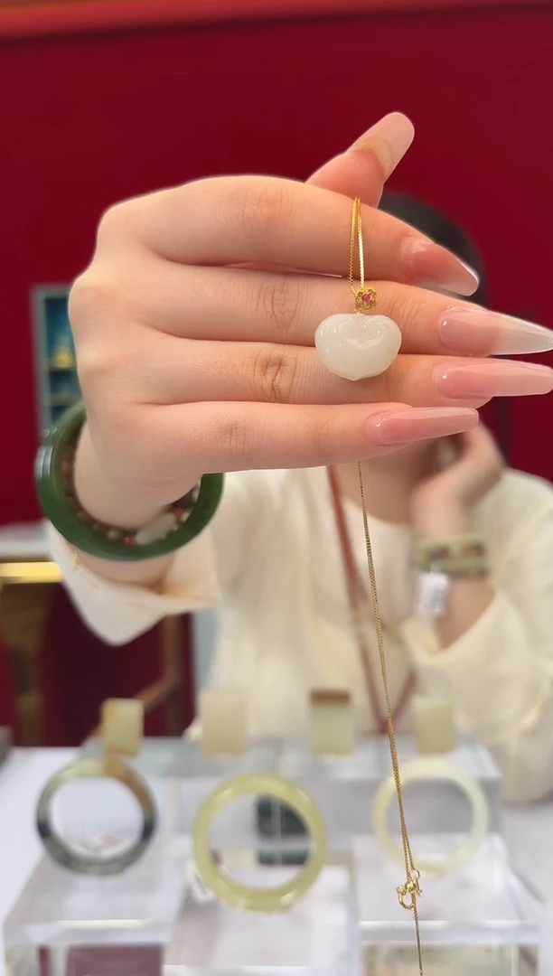 项链未镶嵌和田玉闪购如意长命锁