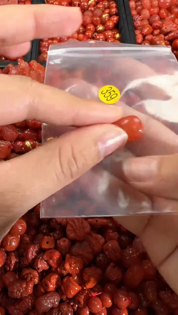 【闪购商品】南红玛瑙颈饰未镶嵌1