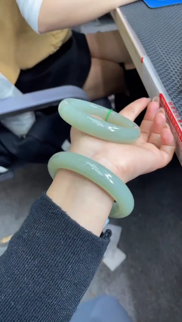 【闪购商品】定制和田玉天然和田玉多样性发其一