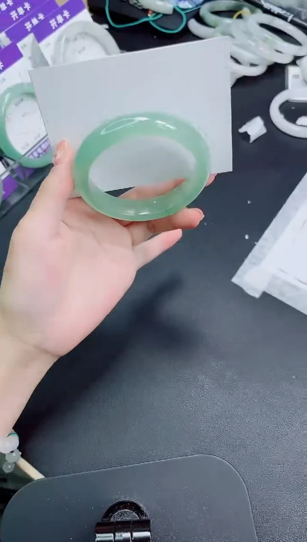 石英质玉手镯未镶嵌126-56