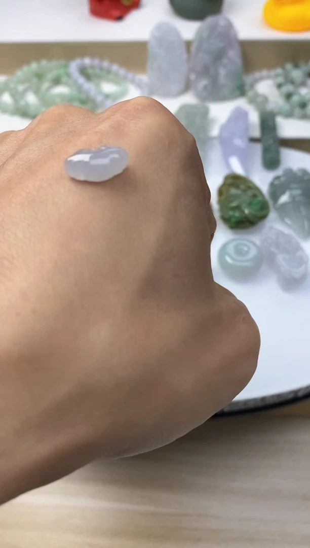 颈饰未镶嵌翡翠晶*15天然缅甸翡翠A货