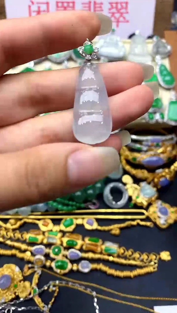 颈饰18K金镶嵌翡翠376 -中国好珍宝