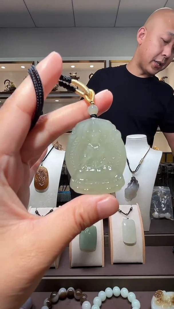 和田玉未镶嵌颈饰苏