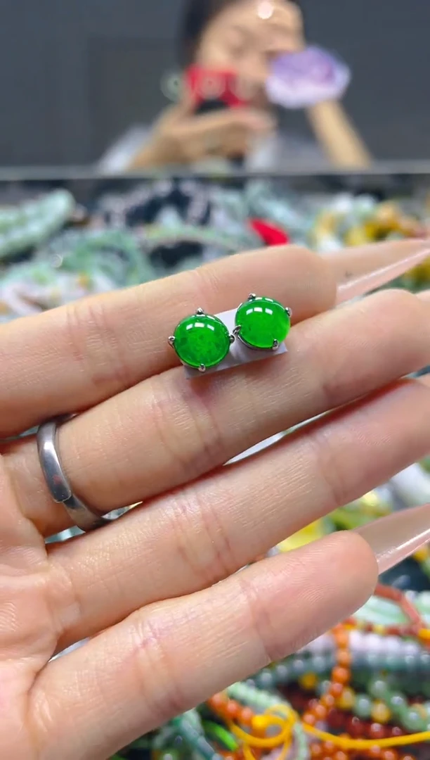 颈饰未镶嵌翡翠/V/翡翠A货，一件也是批发价