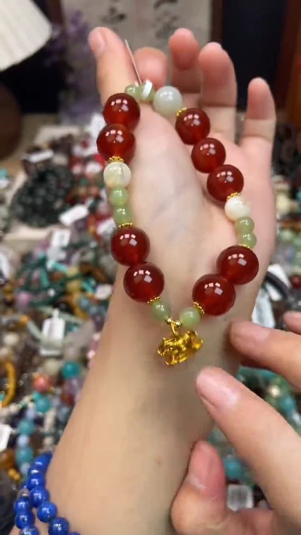 未镶嵌玛瑙手饰384