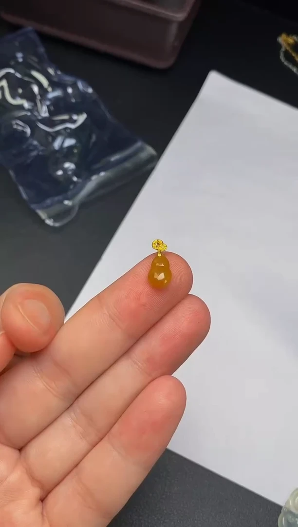 翡翠18K金镶嵌颈饰天然A货翡翠
