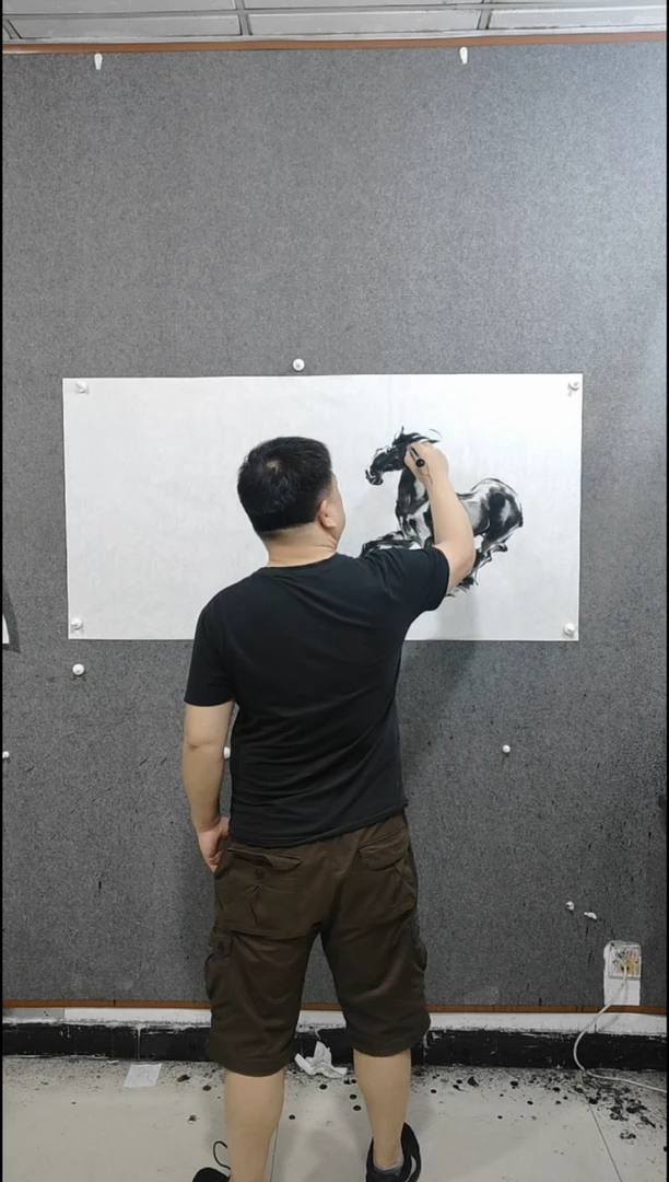 国画蛋*生水墨写意八骏马图