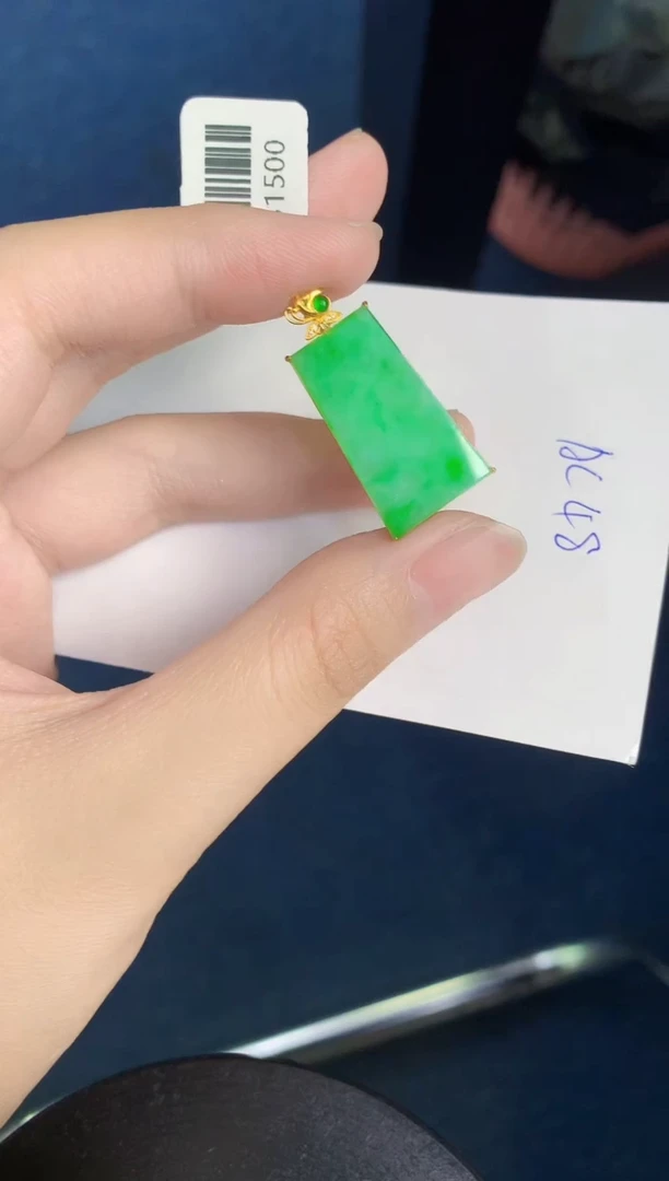 翡翠18K金镶嵌颈饰天然翡翠緬甸A貨