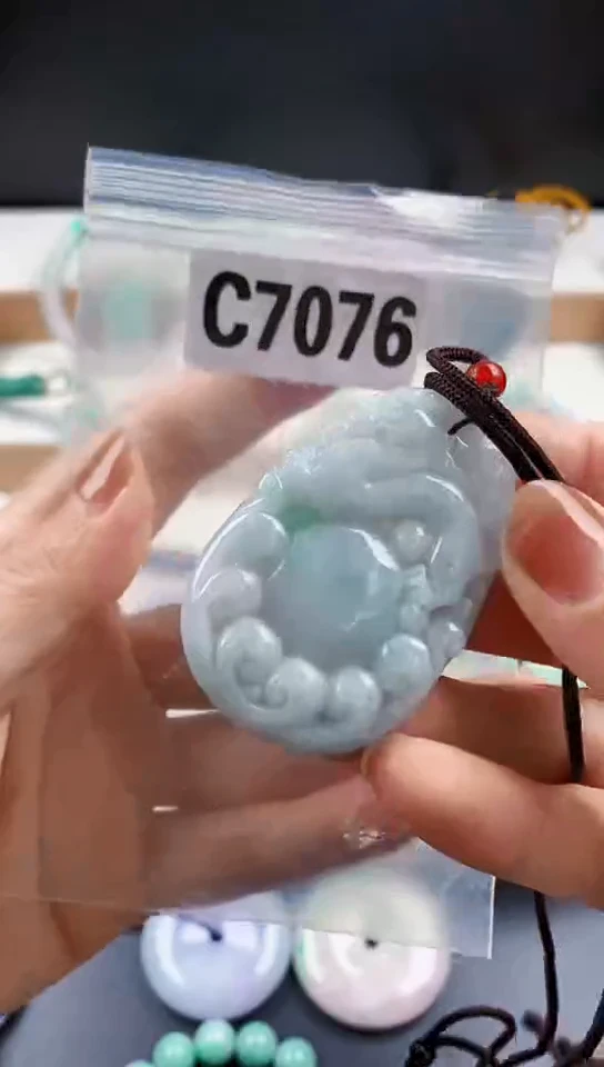 颈饰未镶嵌翡翠天然翡翠吊坠挂件