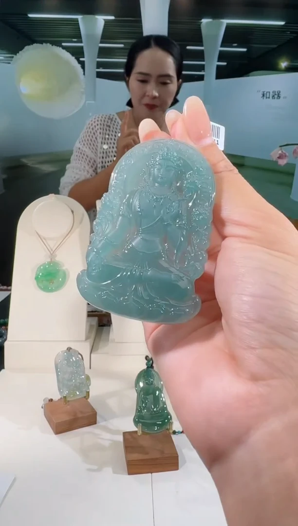 翡翠未镶嵌颈饰天然A货翡翠多样性发其一-度母