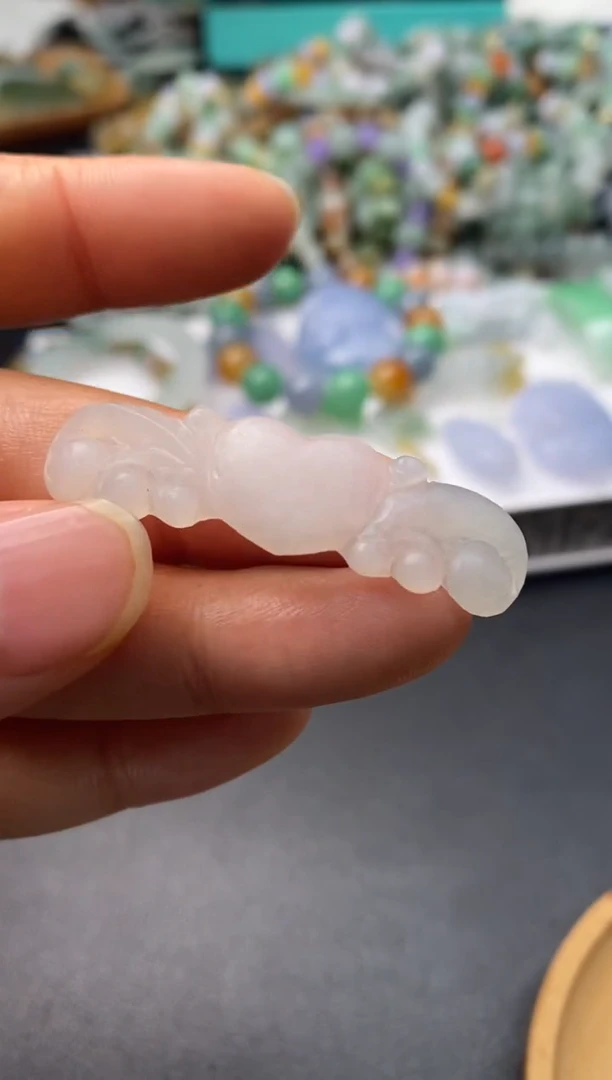 定制翡翠未镶嵌翡翠毛货多样性发其一
