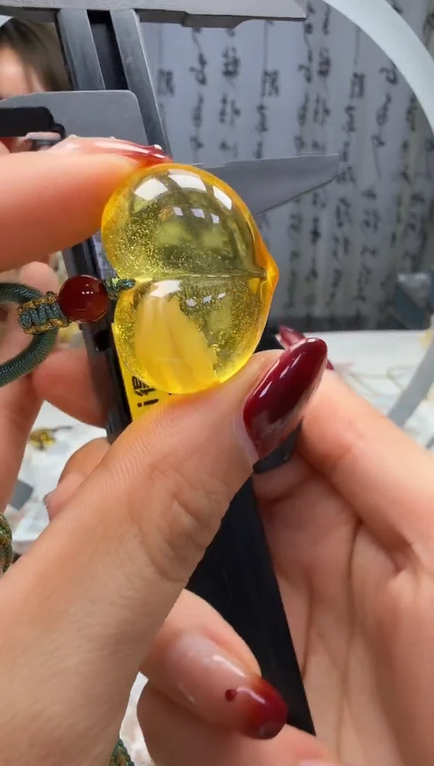 裸石琥珀未镶嵌如图