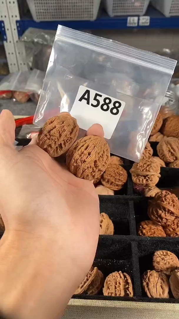 把件文玩核桃38麦穗虎头 同克重