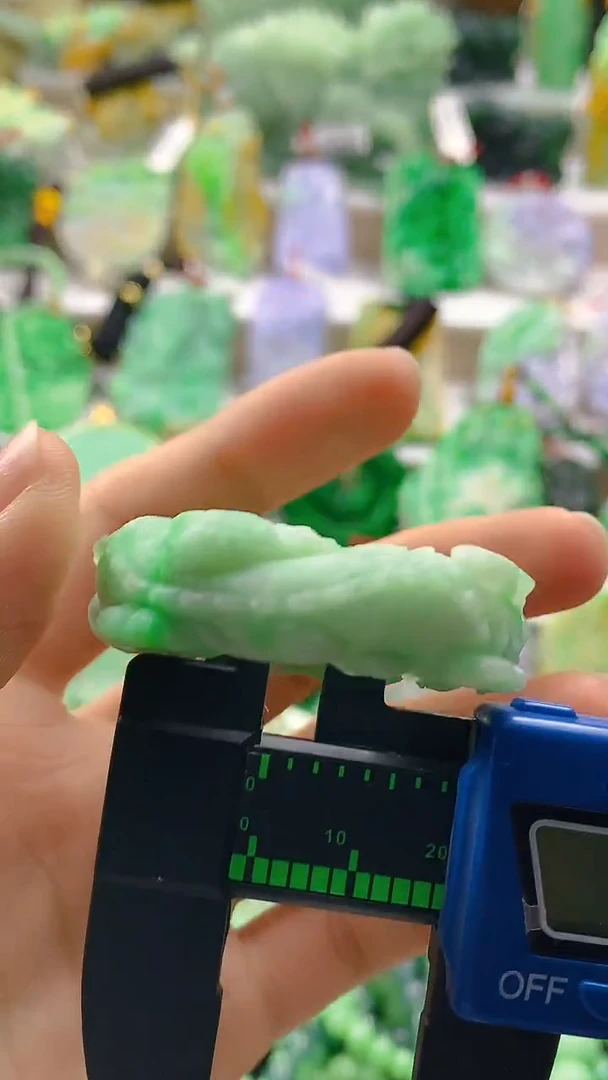 颈饰未镶嵌翡翠天然缅甸a货翡翠19.6