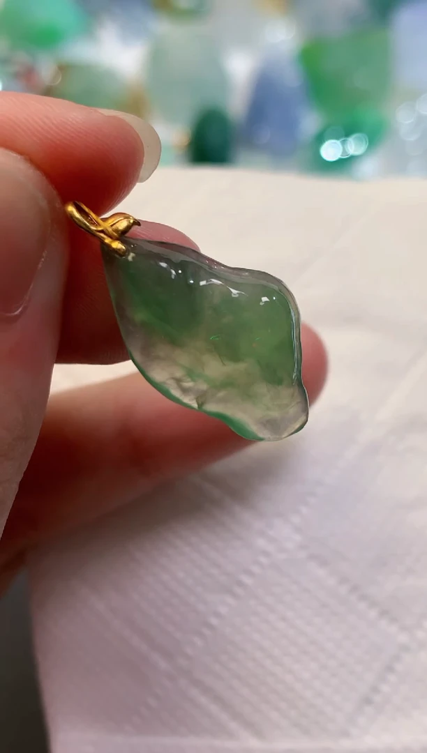 颈饰未镶嵌翡翠