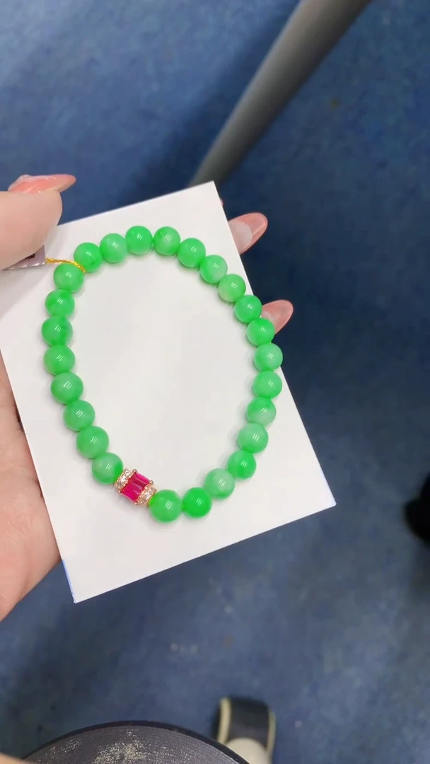 颈饰未镶嵌翡翠1