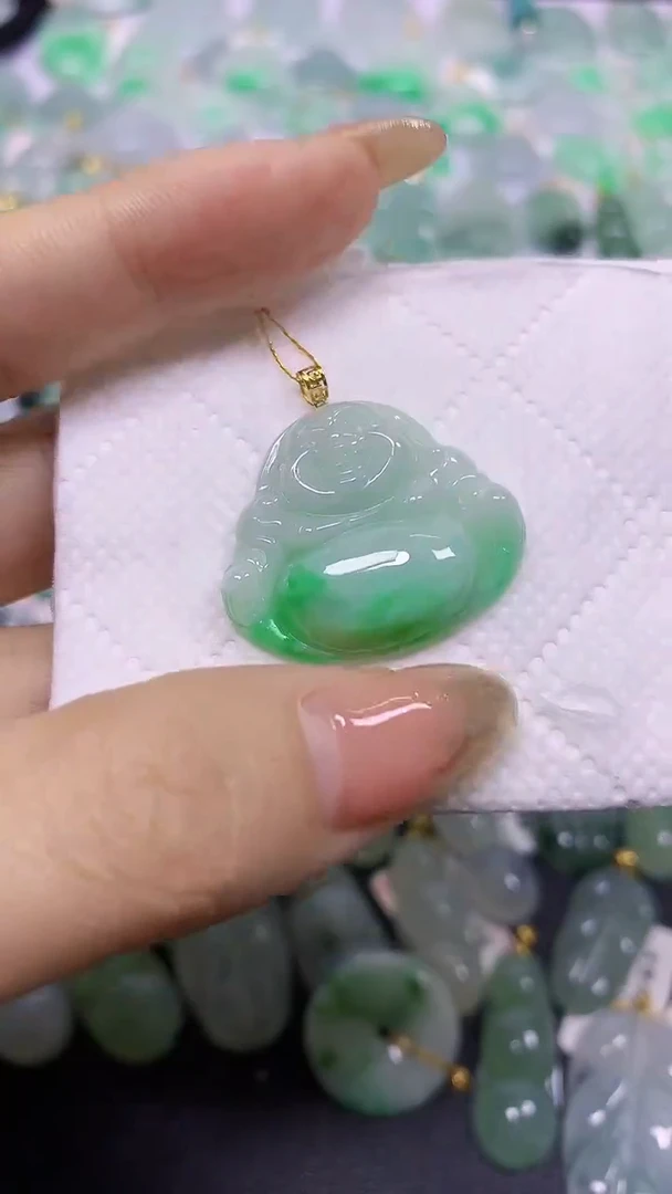 颈饰18K金镶嵌翡翠A货