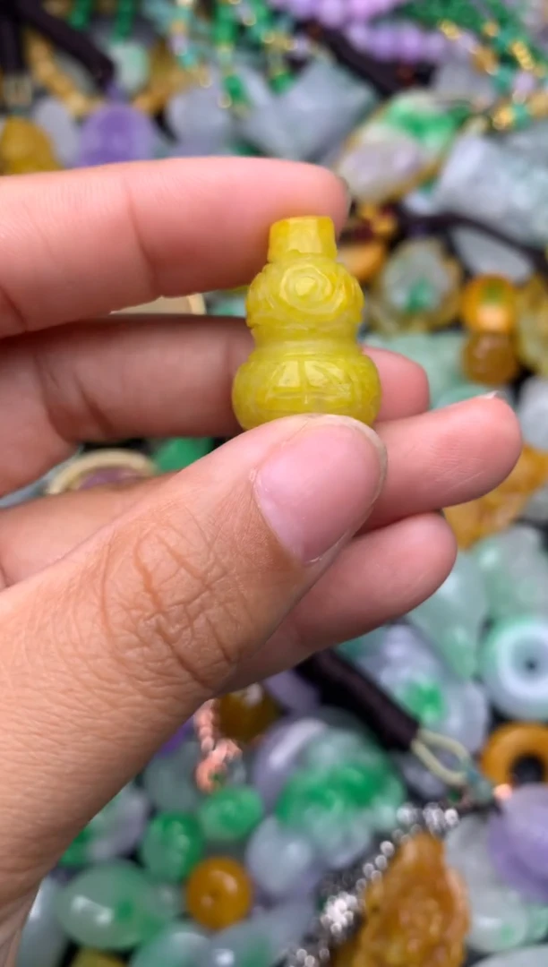 颈饰未镶嵌翡翠缅甸翡翠吊坠