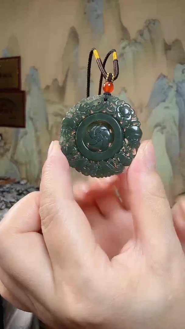 颈饰未镶嵌和田玉.