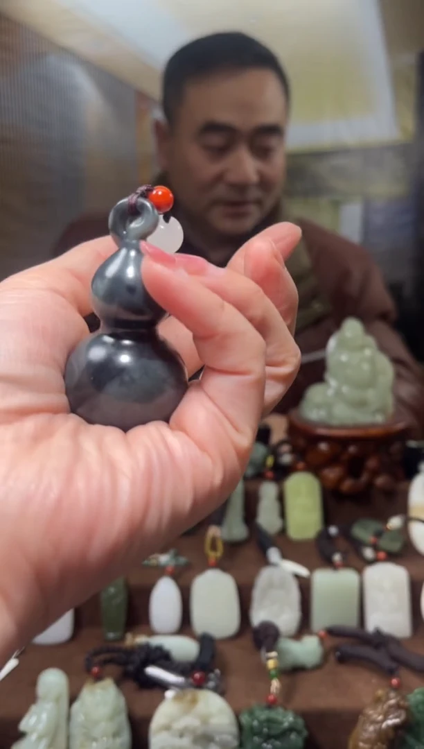 颈饰未镶嵌和田玉·