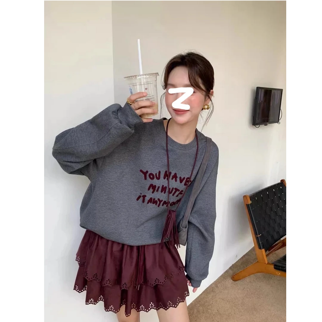 2025秋季新款韩版宽松显瘦圆领字母印花卫衣+高腰半身裙两件套女