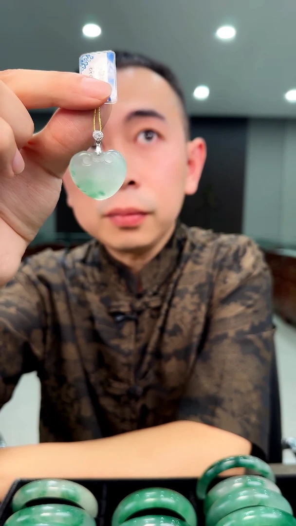 吊坠(赠链)银S925镶嵌石英质玉268