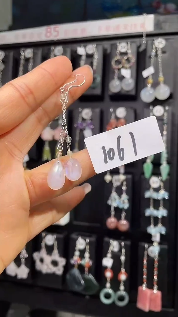 未镶嵌耳饰月光石喜欢拍