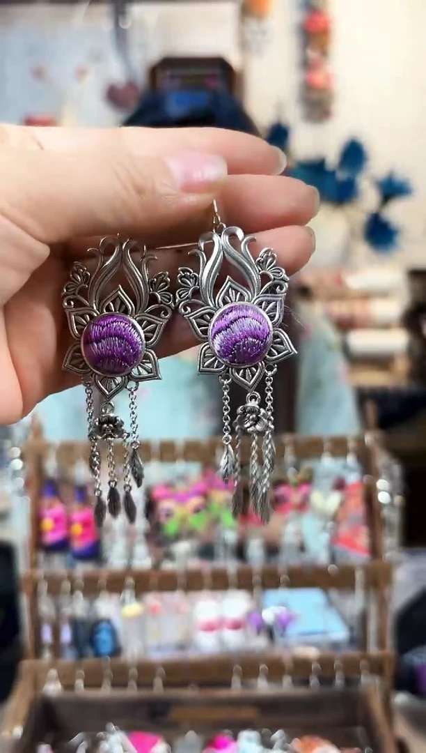 织绣彩云南阁非遗老绣饰品711