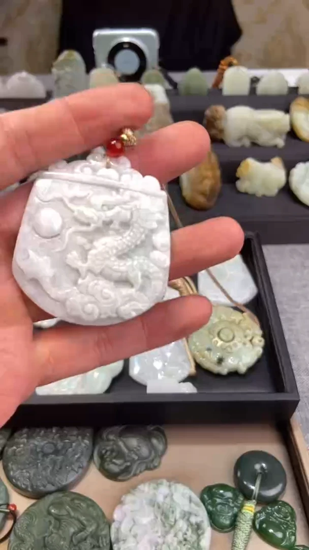 颈饰未镶嵌翡翠翡翠龙牌吊坠