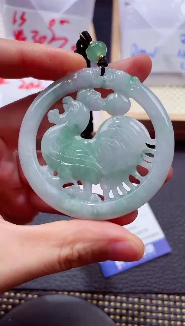 18K金镶嵌挂件翡翠20251218