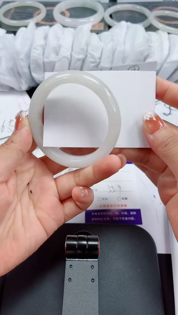 石英质玉手镯未镶嵌239-55/56