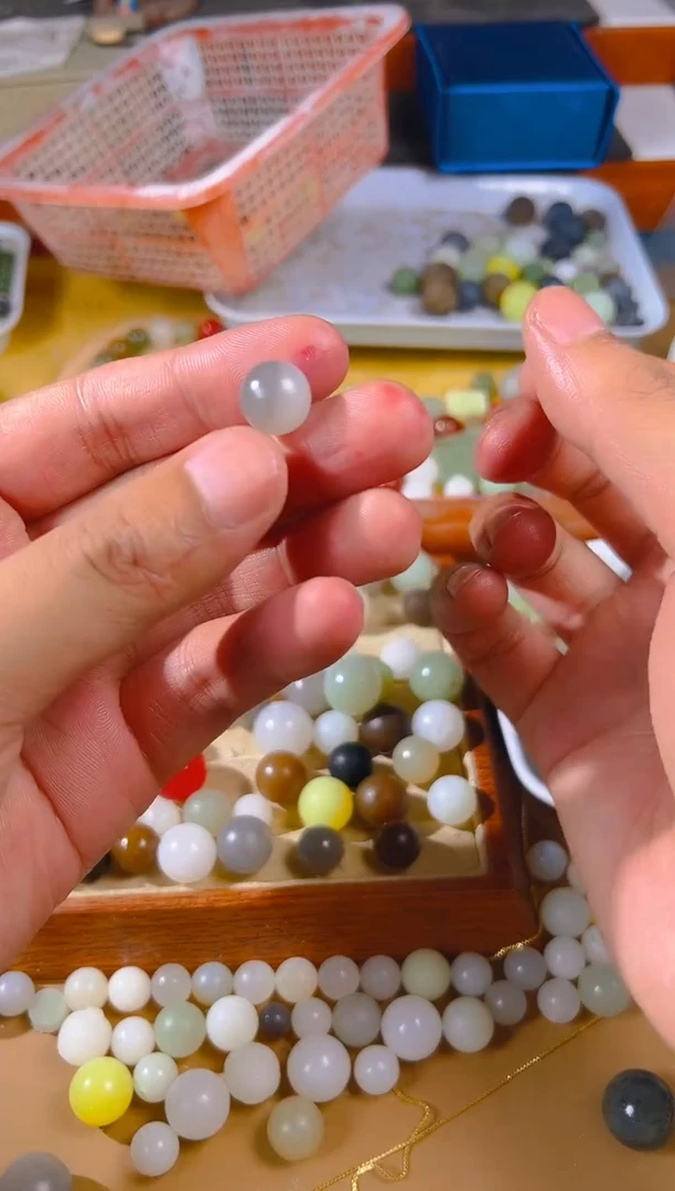 手链未镶嵌和田玉12散珠