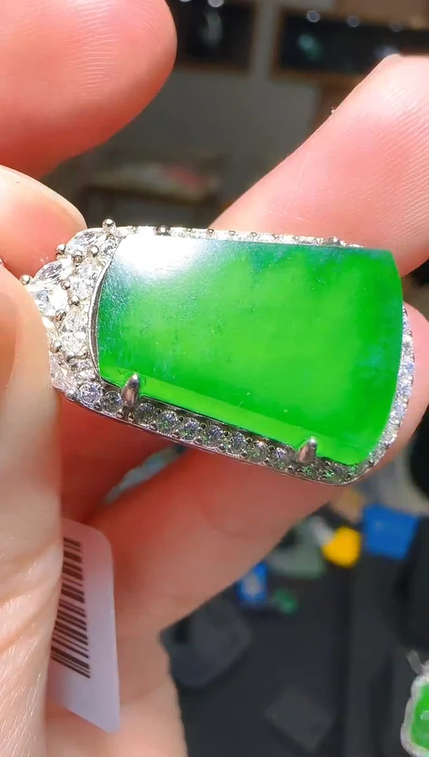 【闪购商品】翡翠吊坠(不含链)银S925镶嵌天然翡翠A货多样性发一件