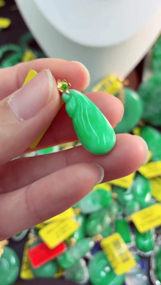 吊坠(不含链)18K金镶嵌翡翠天然缅甸翡翠A货