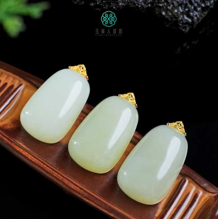 石惑珠宝*和田玉无事牌约44*25mm吊坠^多样性发一
