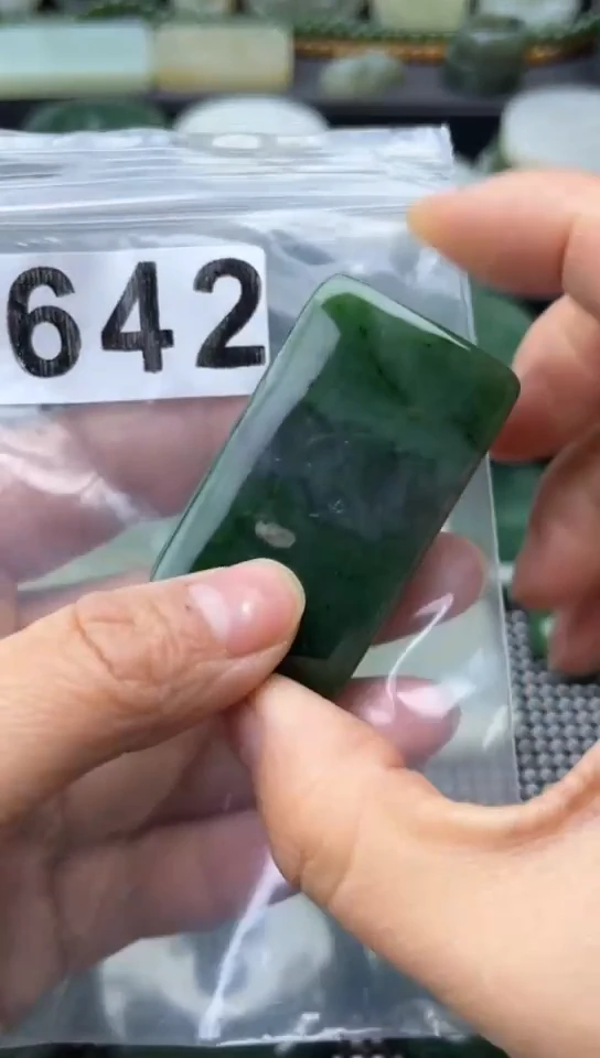 未镶嵌和田玉珠宝半成品牌子