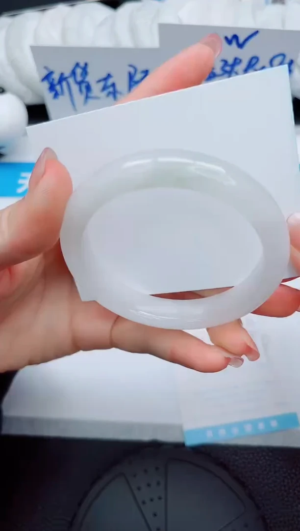 石英质玉手镯未镶嵌106-58.2