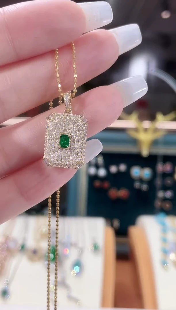 吊坠(不含链)钻石18K金镶嵌吊坠不含链子