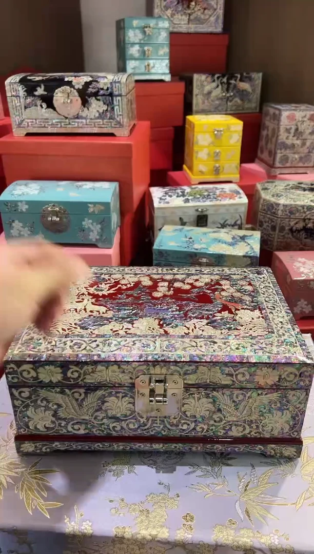 绒布底·弘贝雅螺钿漆器文化馆