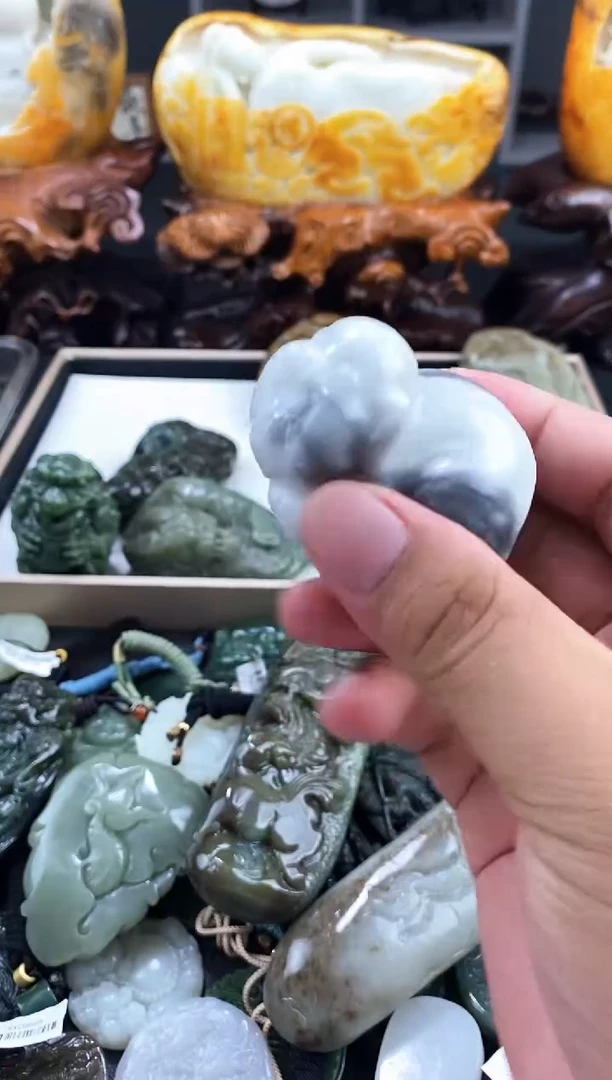 和田玉未镶嵌颈饰1